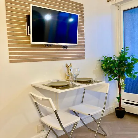 16eme, Neuf, Dore So Chic Et Balcon * Paris