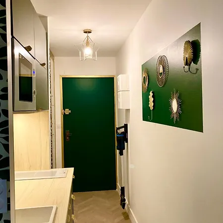 Apartment 16eme, Neuf, Dore So Chic Et Balcon